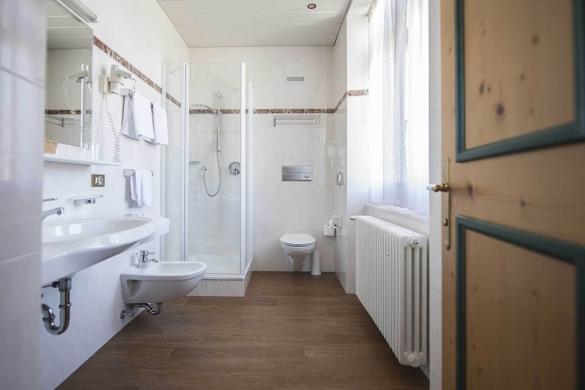 junior suite | down duvets, minibar, in-room safe, individually decorated