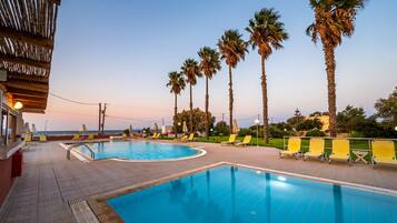 ์์ฆ๋ณ๋ก ์ด์๋๋ ์ผ์ธ ์์์ฅ, 09:00 ~ 19:30 ์คํ, ์์์ฅ ํ๋ผ์, ์ผ๊ด์ ์์