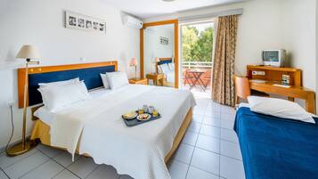 ํธ๋ฆฌํ๋ฃธ | ๊ฐ์ค ๋ด ๊ธ๊ณ , ๋
ธํธ๋ถ ์์
๊ณต๊ฐ, ๋ฐฉ์ ์ค๋น, ๋ฌด๋ฃ ์ ์์ฉ ์นจ๋