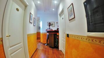 Borne des arrivées/des départs