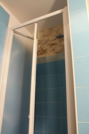 Combined shower/tub, hair dryer, bidet, towels - La Rosa Blu 2 (Santeramo in Colle)