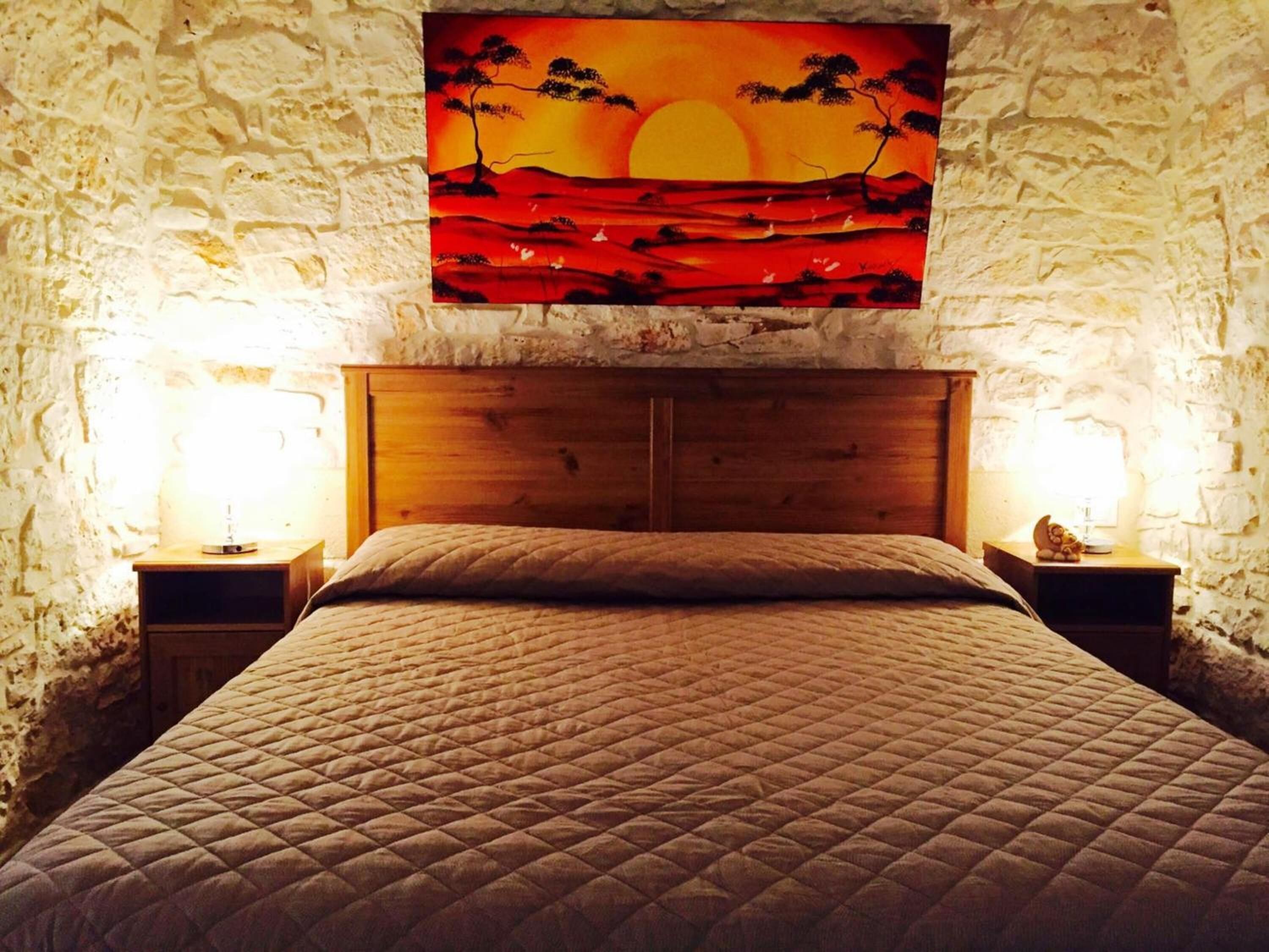 Desk, bed sheets