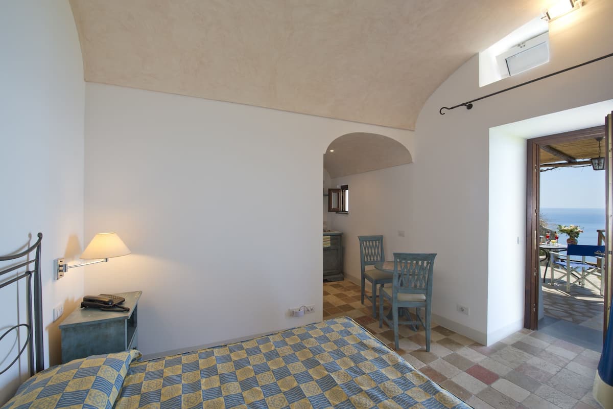 Ropa de cama de alta calidad y minibar