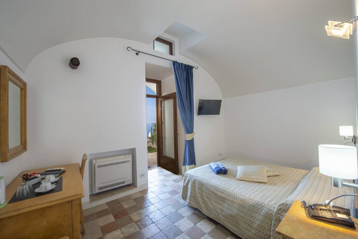 Ropa de cama de alta calidad y minibar