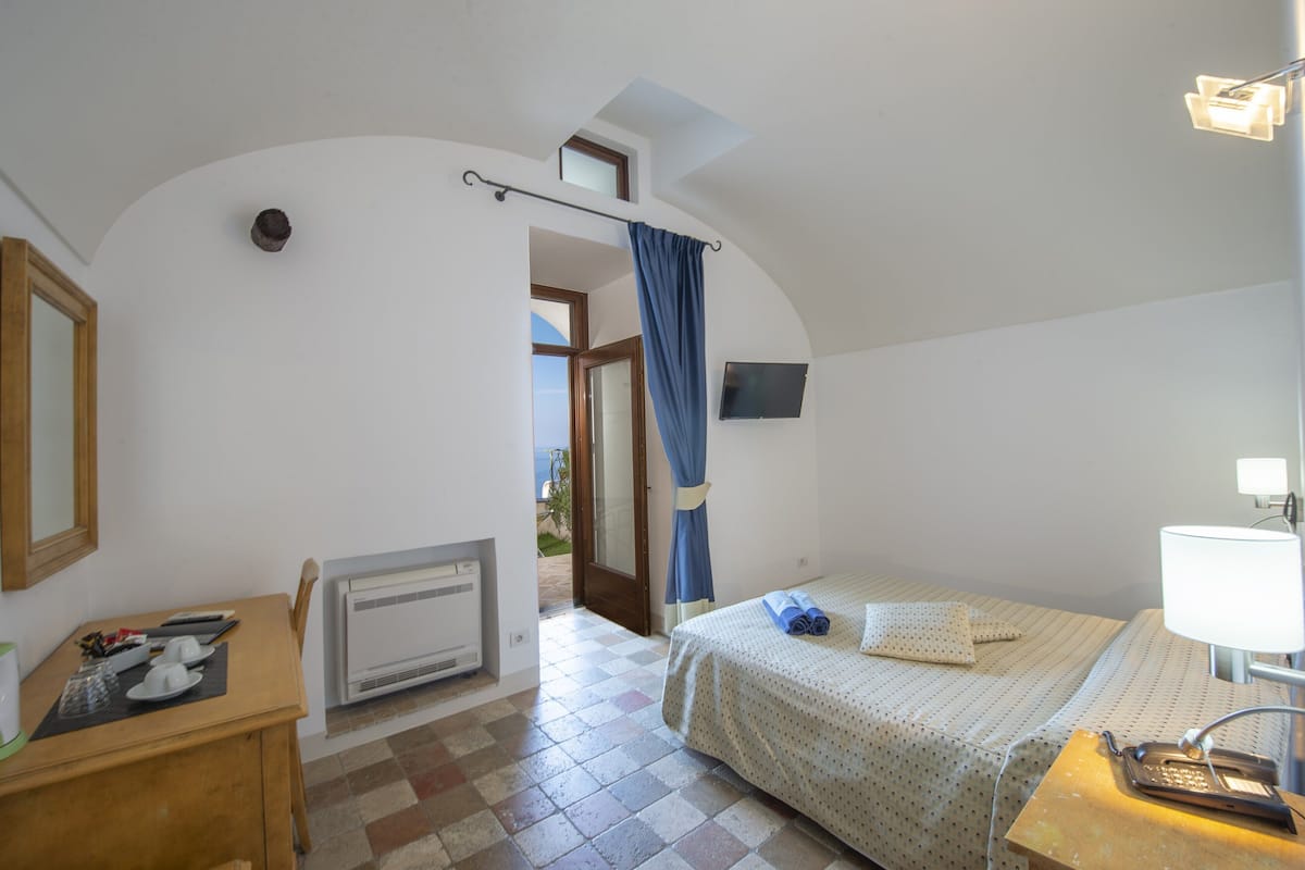 Ropa de cama de alta calidad y minibar