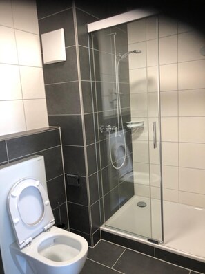 Bidet, towels - Passage (Grenchen)