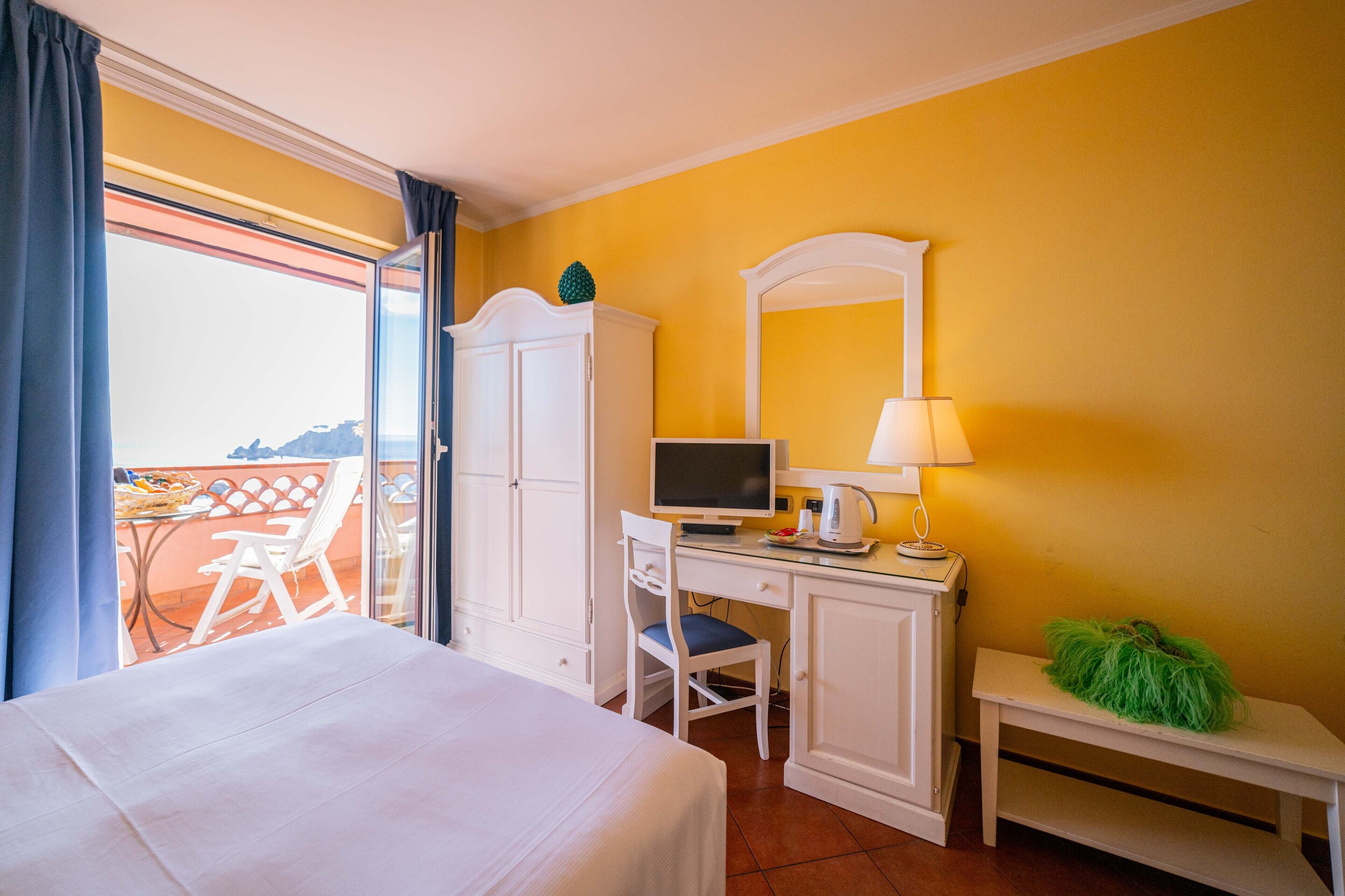 Photo - Mendolia Beach Hotel