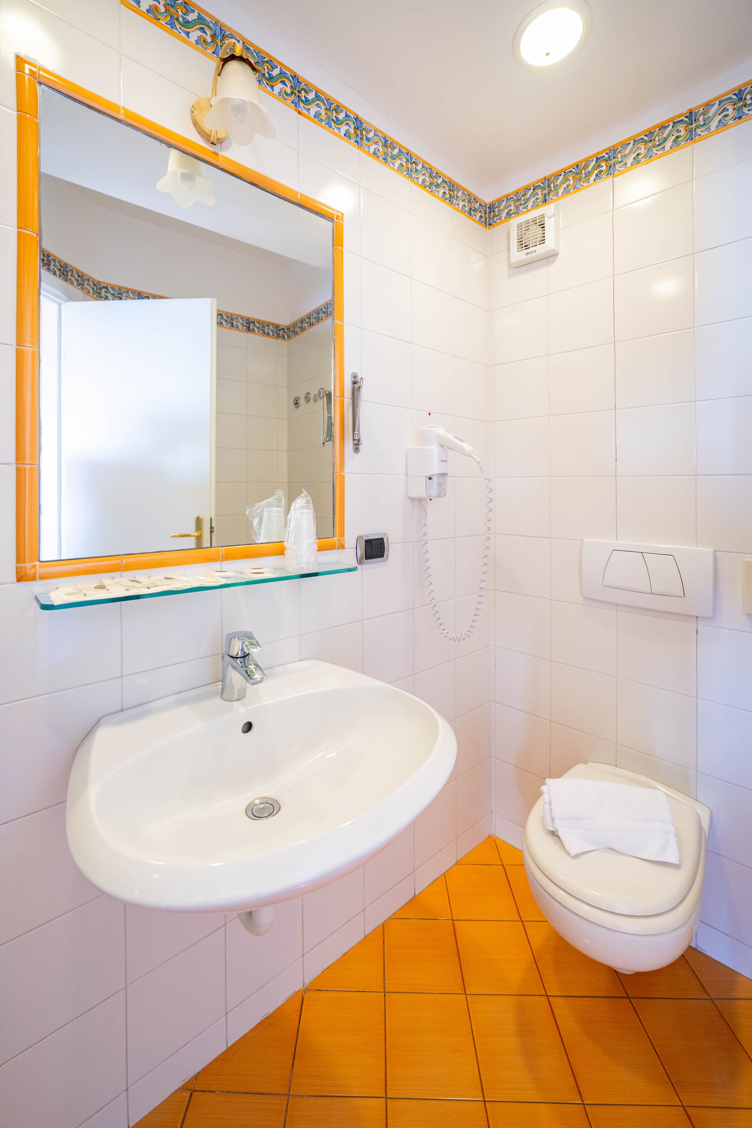 Photo - Mendolia Beach Hotel