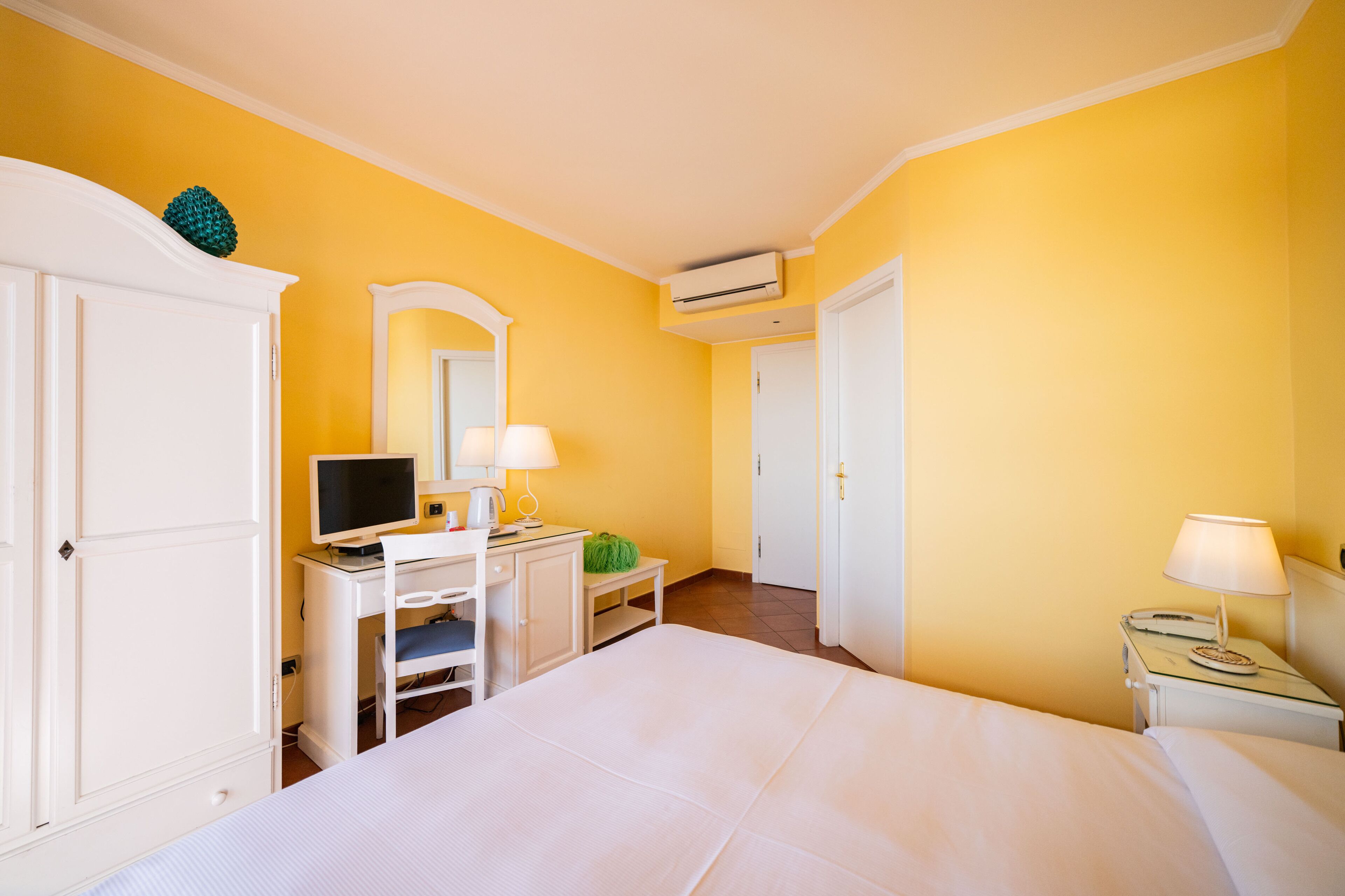 Photo - Mendolia Beach Hotel
