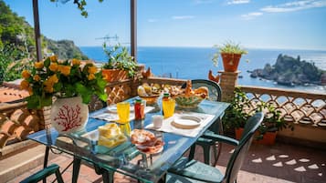 Superior-Zimmer, Meerblick, Turm | Terrasse/Patio