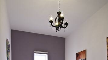 Standard Room, 2 Twin Beds | Down comforters, in-room safe, iron/ironing board, free WiFi