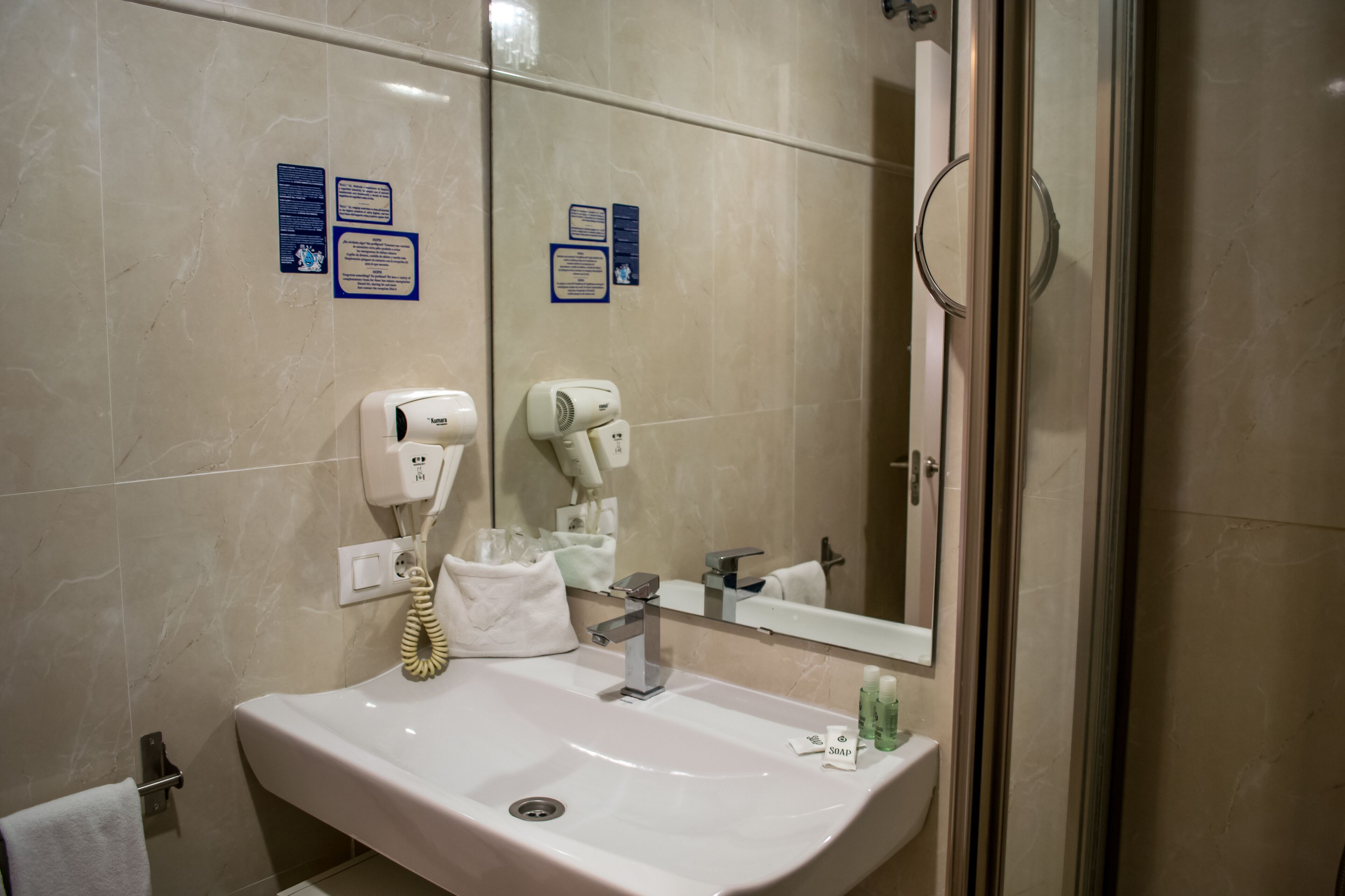 superior double room | interior detail