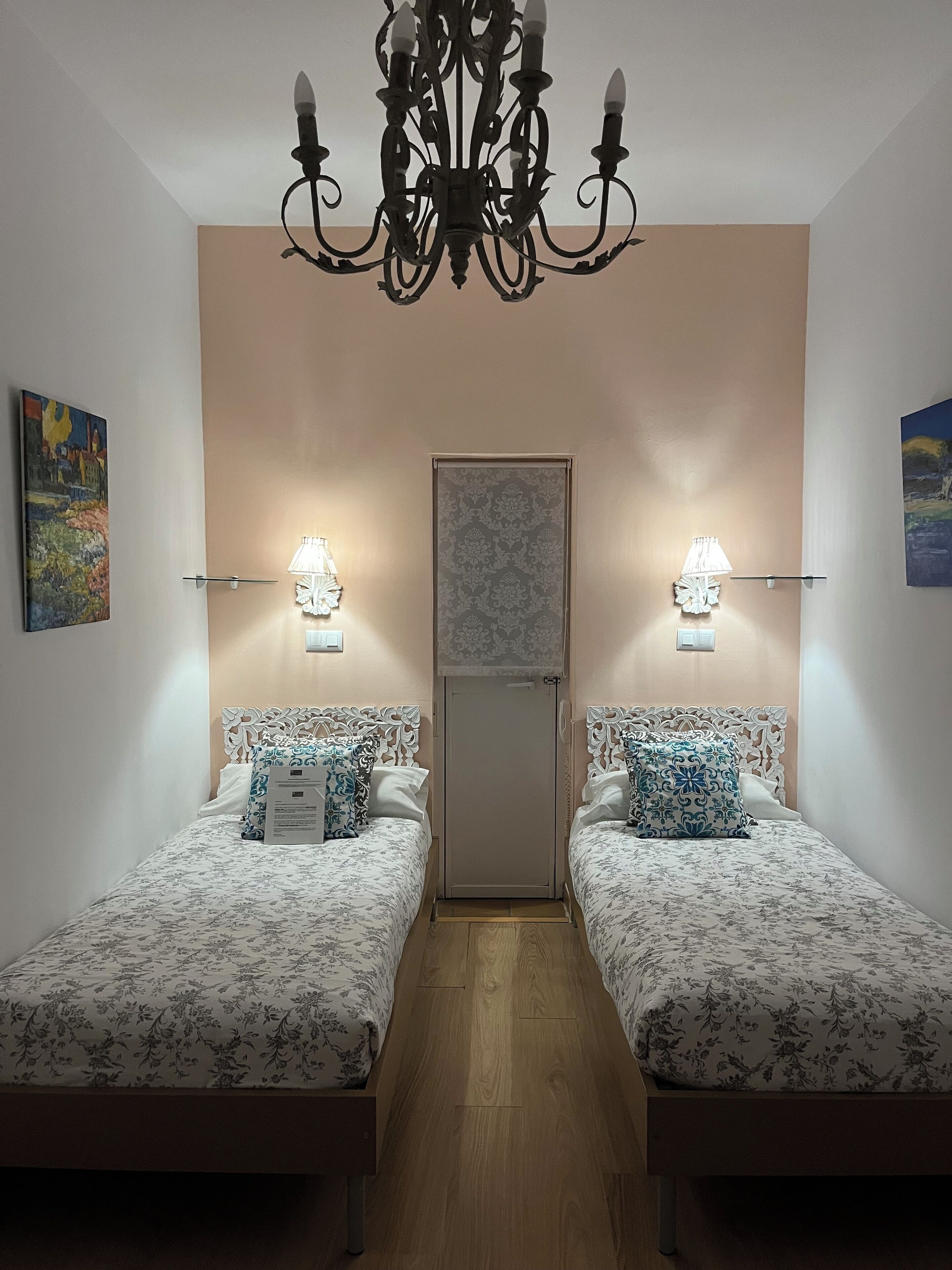 standard room, 2 single beds | down duvets, in-room safe, iron/ironing board, free wifi