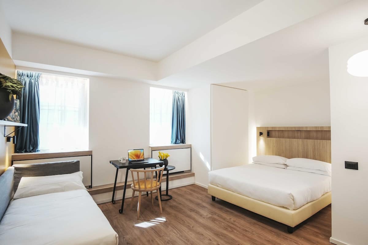 In-room safe, individually decorated, individually furnished, desk