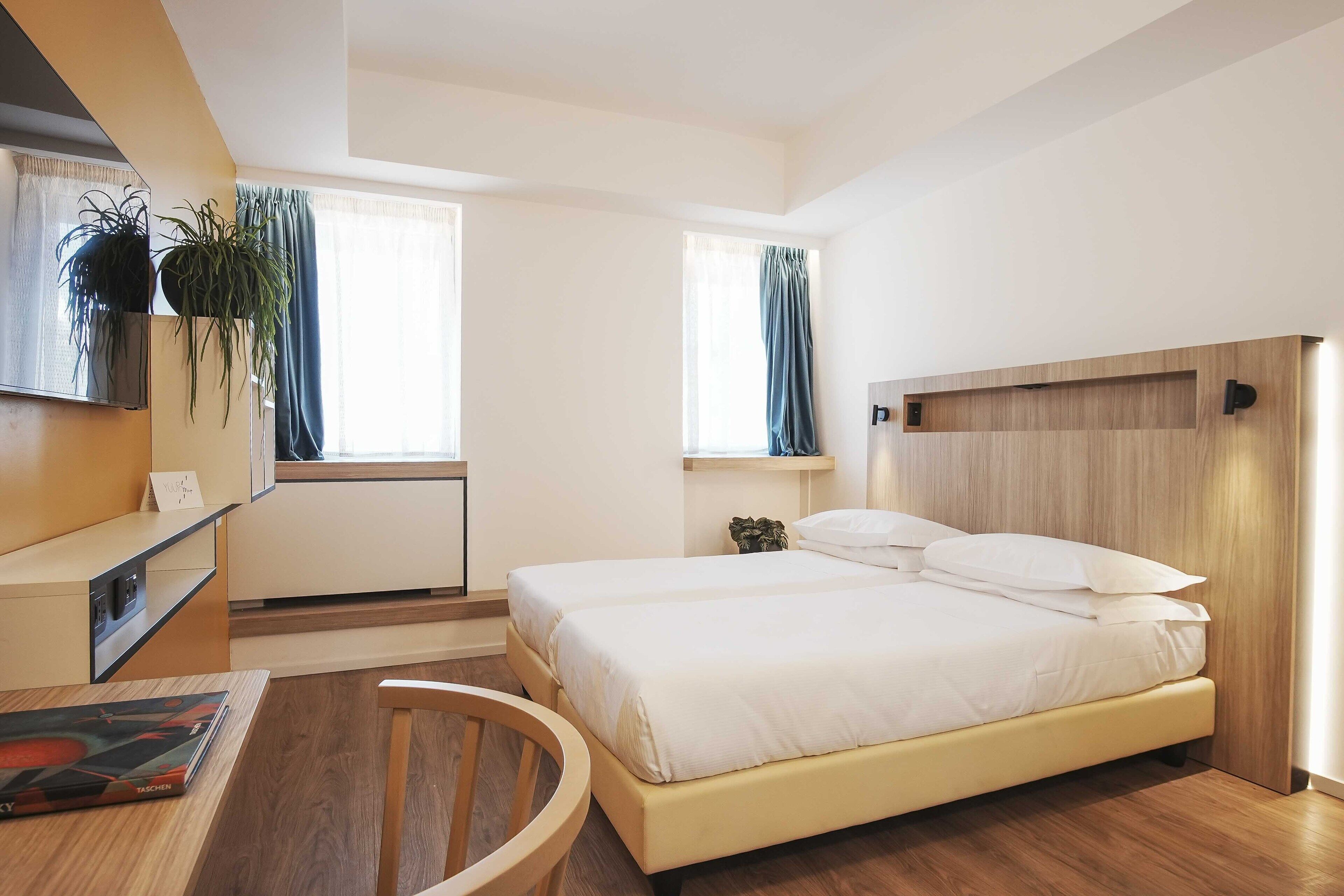 In-room safe, individually decorated, individually furnished, desk