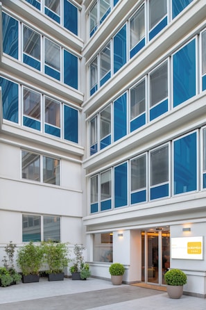 Front of property - Aparthotel Colombo Roma (Rome)