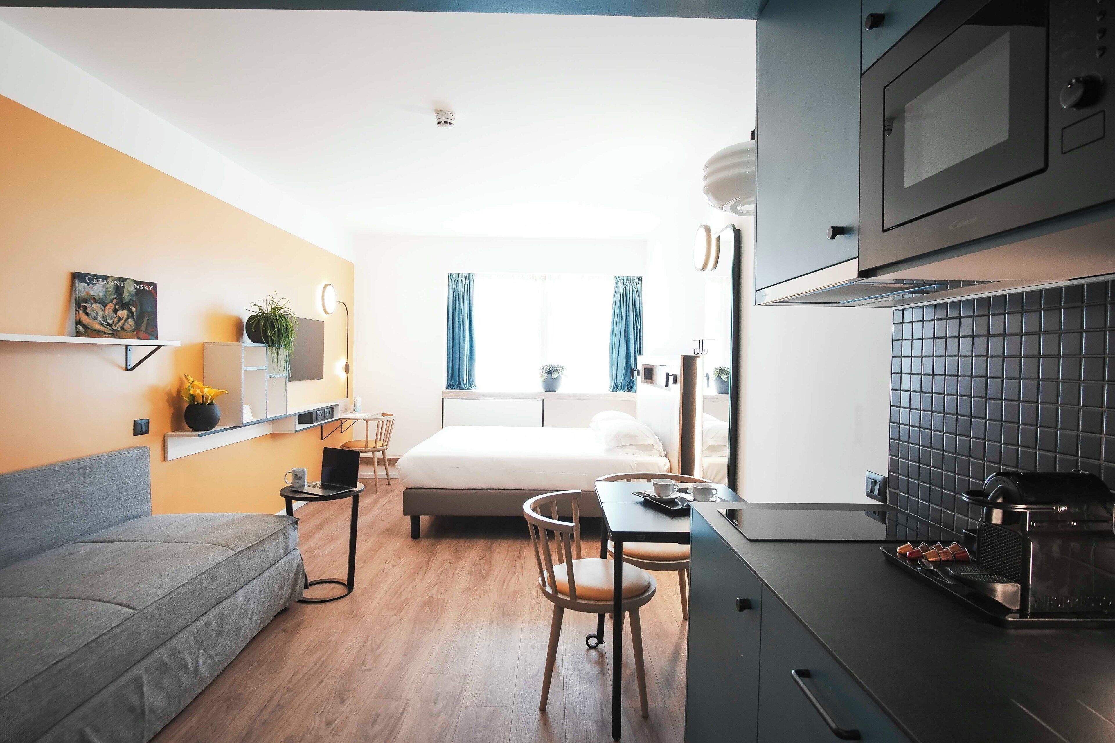 Family Apartment | 客房內保險箱、獨特裝潢、布置獨特、書桌