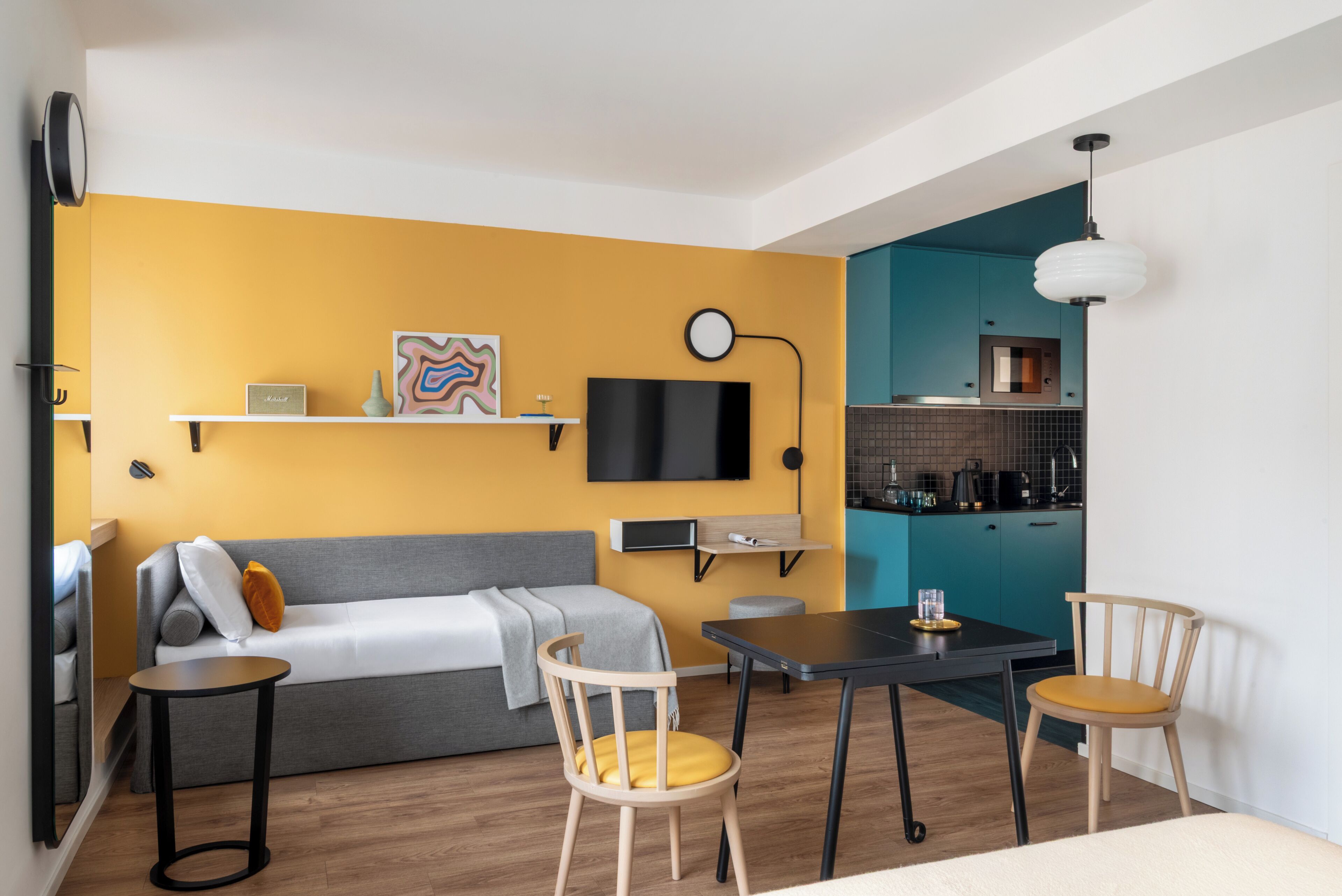 Studio | In-room safe, desk, laptop workspace, blackout drapes