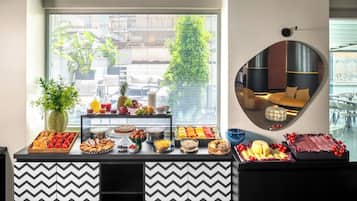 Colazione a pagamento, servita tutte le mattine