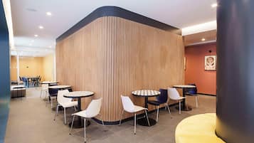 TV LCD, film pay-per-view