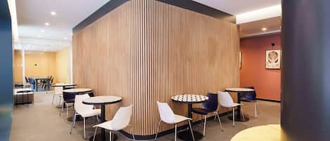 تلفزيون إل سي دي، أفلام تدفع رسوم مشاهدتها