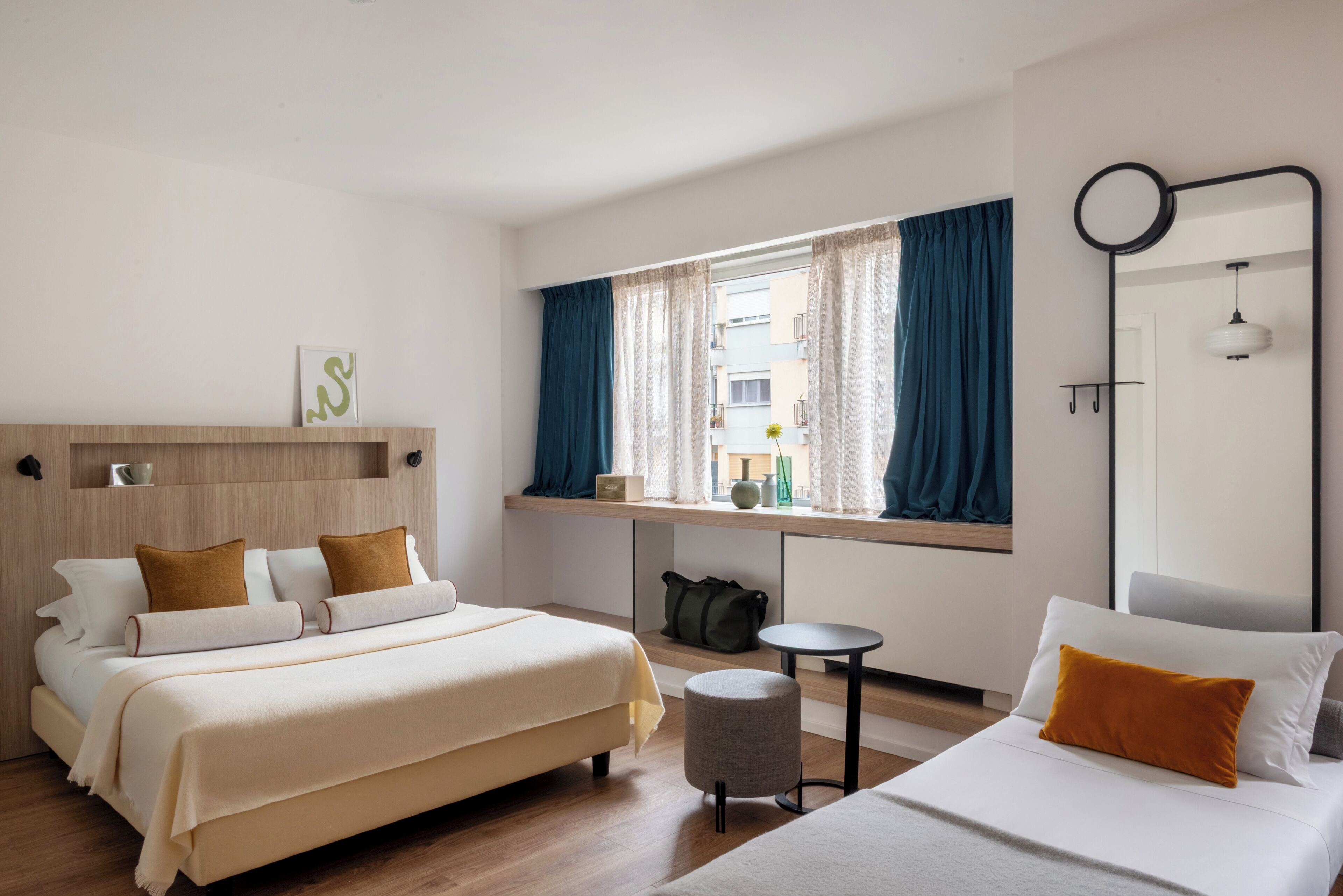 Studio | In-room safe, desk, laptop workspace, blackout drapes