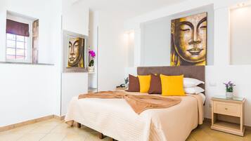 Camera Economy con letto matrimoniale o 2 letti singoli, non fumatori, vista città | Minibar, una cassaforte in camera, una scrivania, insonorizzazione