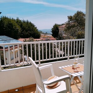 Deluxe Double Room | Terrace/patio - Rodeiramar 2A (Cangas)