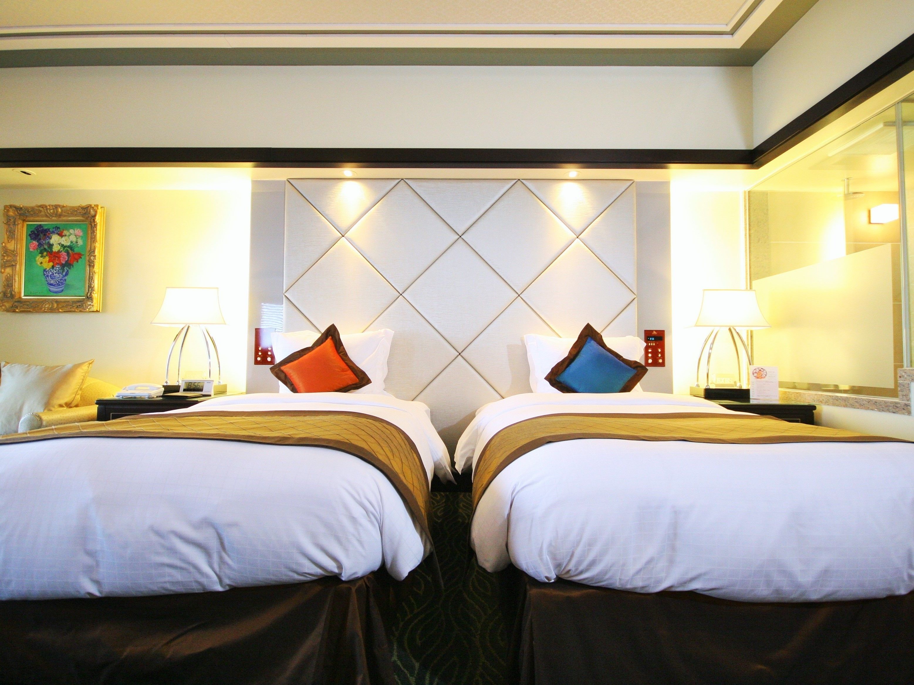 exes royal pool suite for 2 people with lounge access, non smoking | 1 bedroom, down duvets, minibar, in-room safe