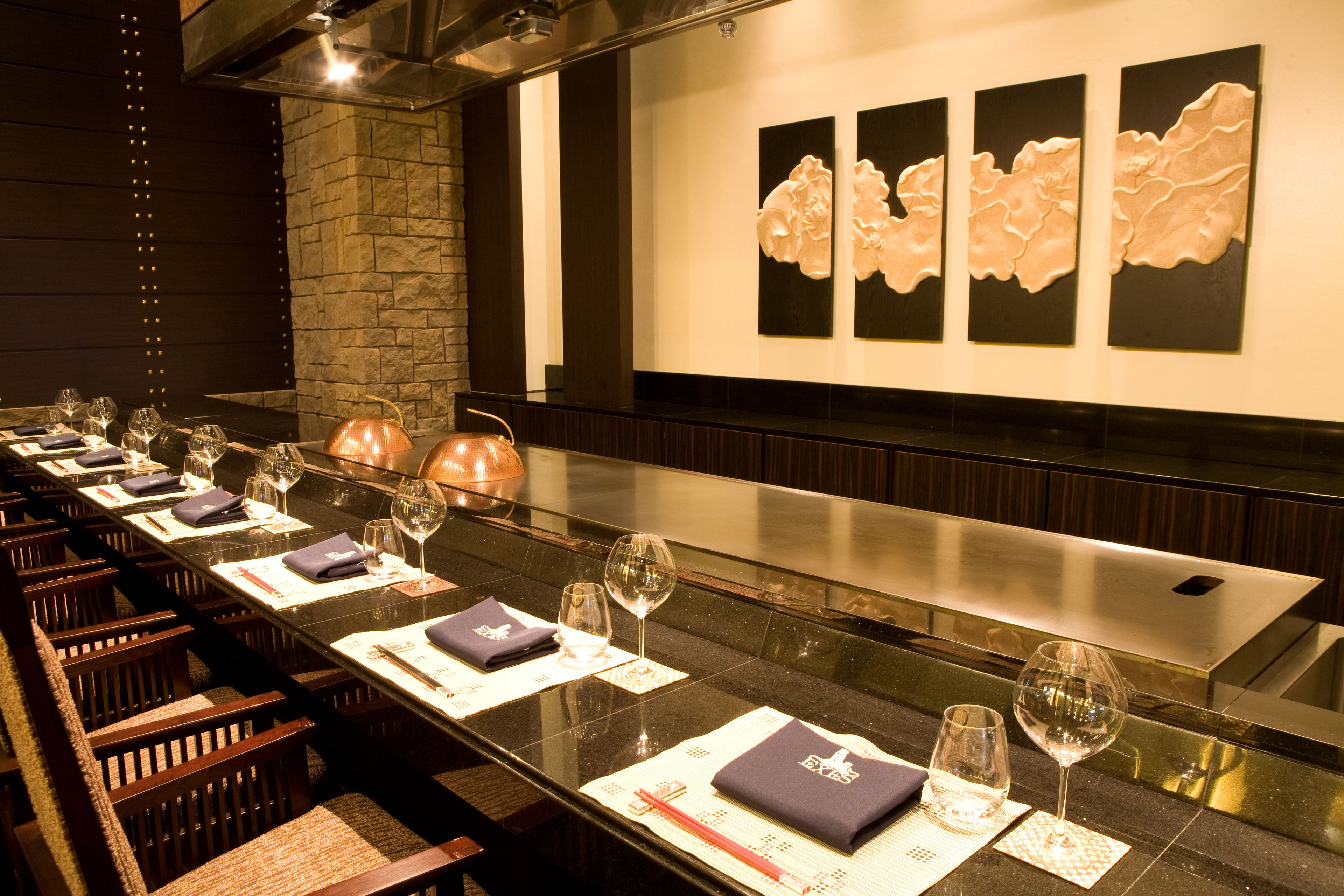 breakfast, lunch and dinner served