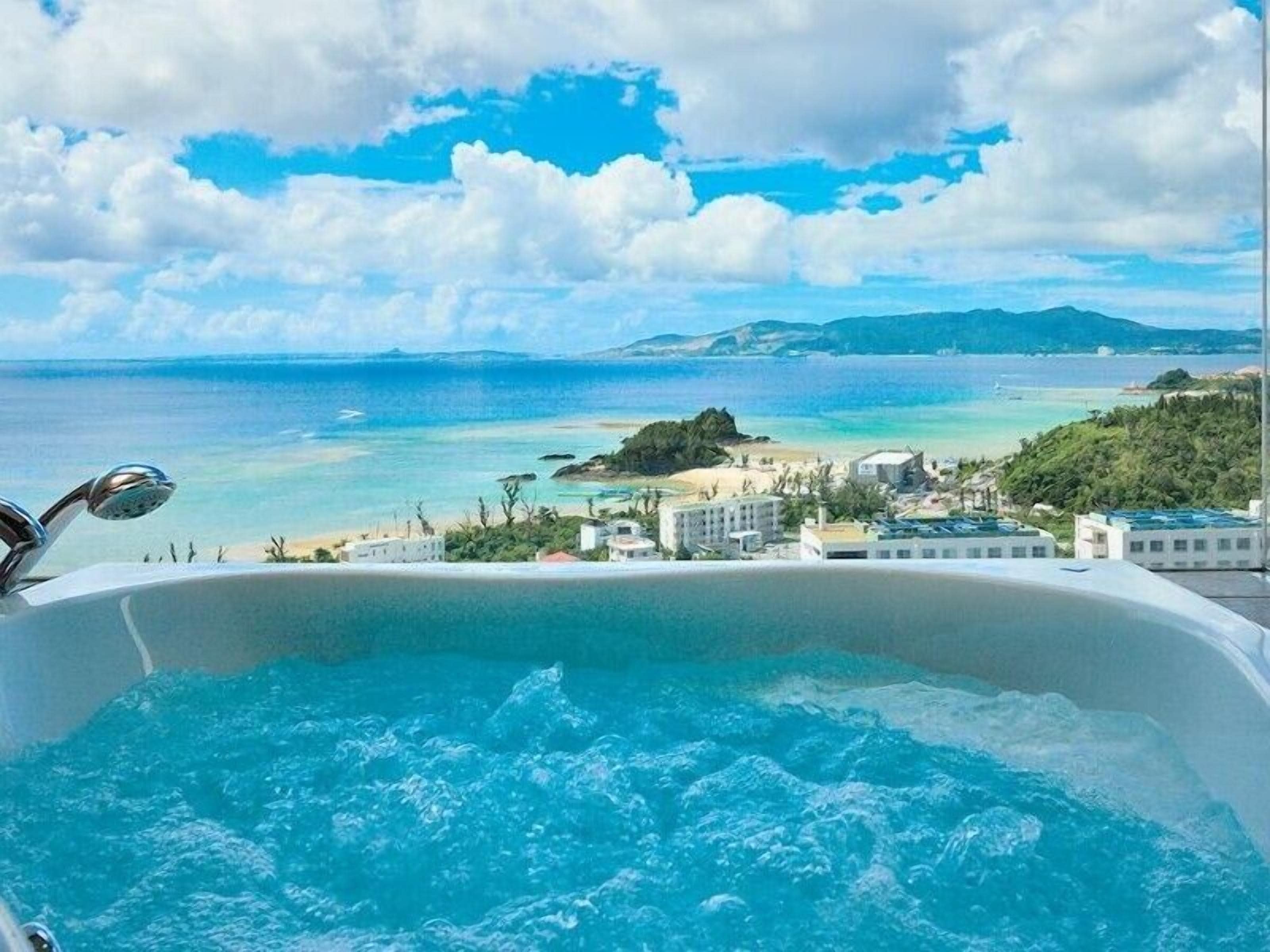 Suite Royale, non-fumeurs, accès au salon club (EXES Royal Pool Suite for 2 people) | Salle de bain | Ensemble douche/baignoire, baignoire relaxante profonde