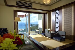 Premier Twin High Floor for 4 people, Non Smoking | Living area | 42-inch LCD TV with cable channels, TV