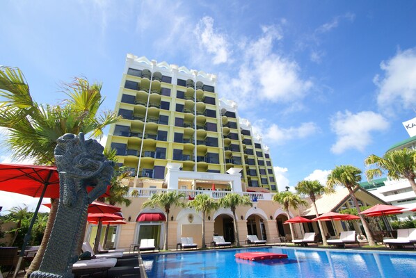 Indoor pool, seasonal outdoor pool