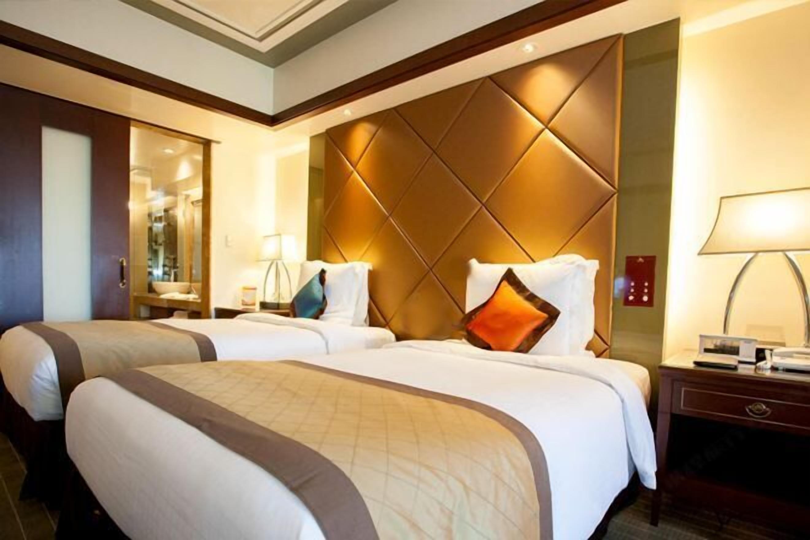 Down duvets, minibar, in-room safe, desk