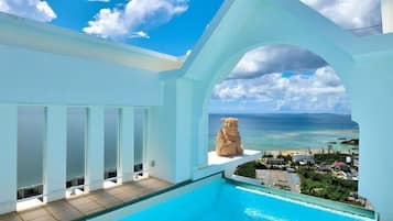 1 habitación, cubrecamas, minibar y caja de seguridad en la habitación