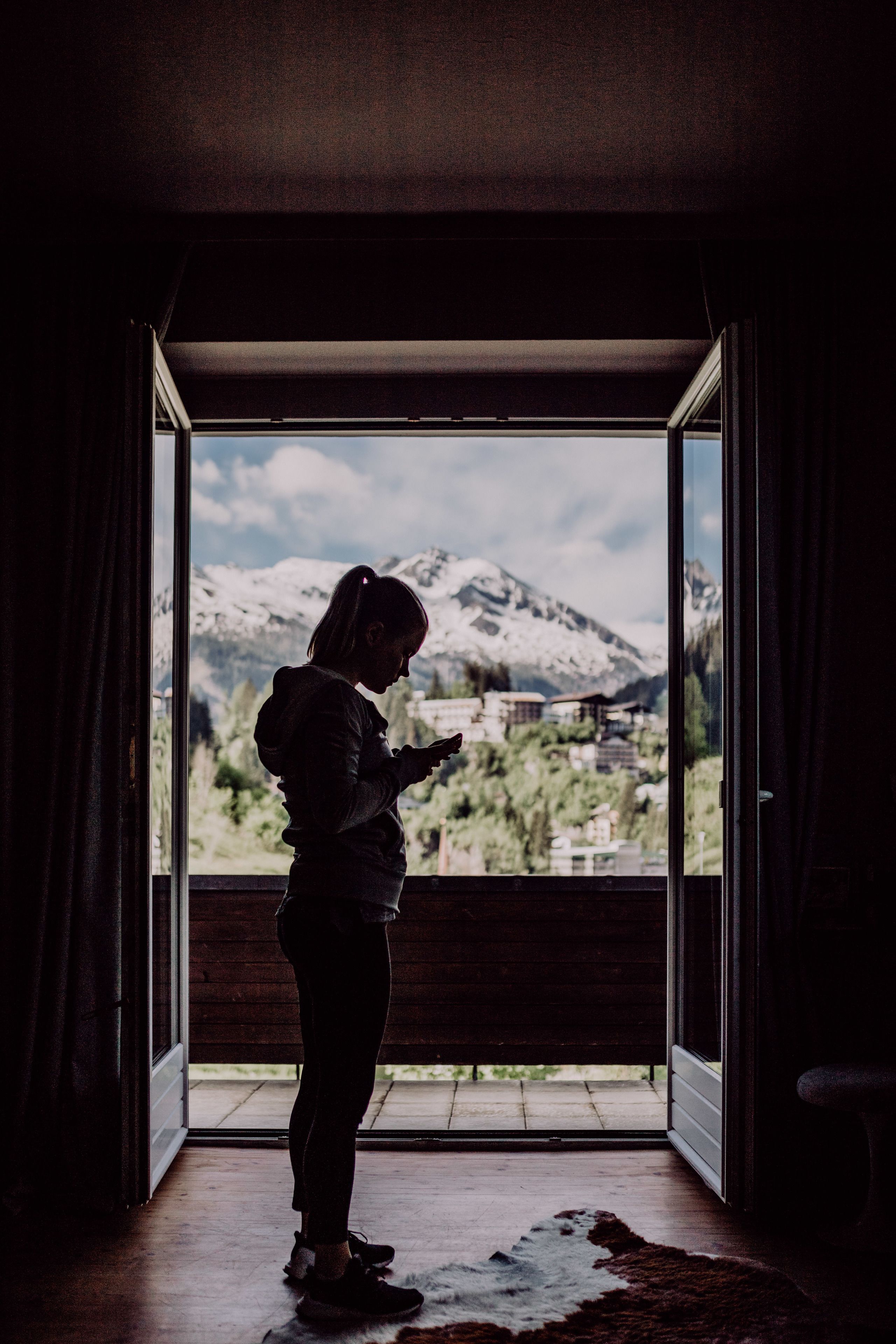 高档床上用品、办公桌、床单