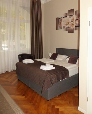 Double Room, Private Bathroom - Hotel Pension Elegia am Kurfürstendamm (Berlin)
