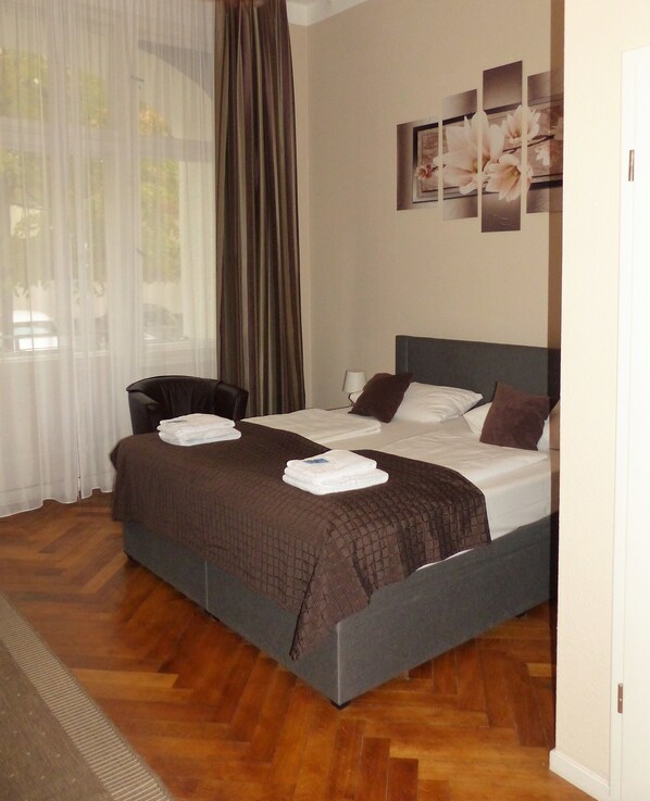 雙人房, 私人浴室 | 書桌、熨斗/熨衫板、嬰兒床 (收費)、摺床/加床 (收費)