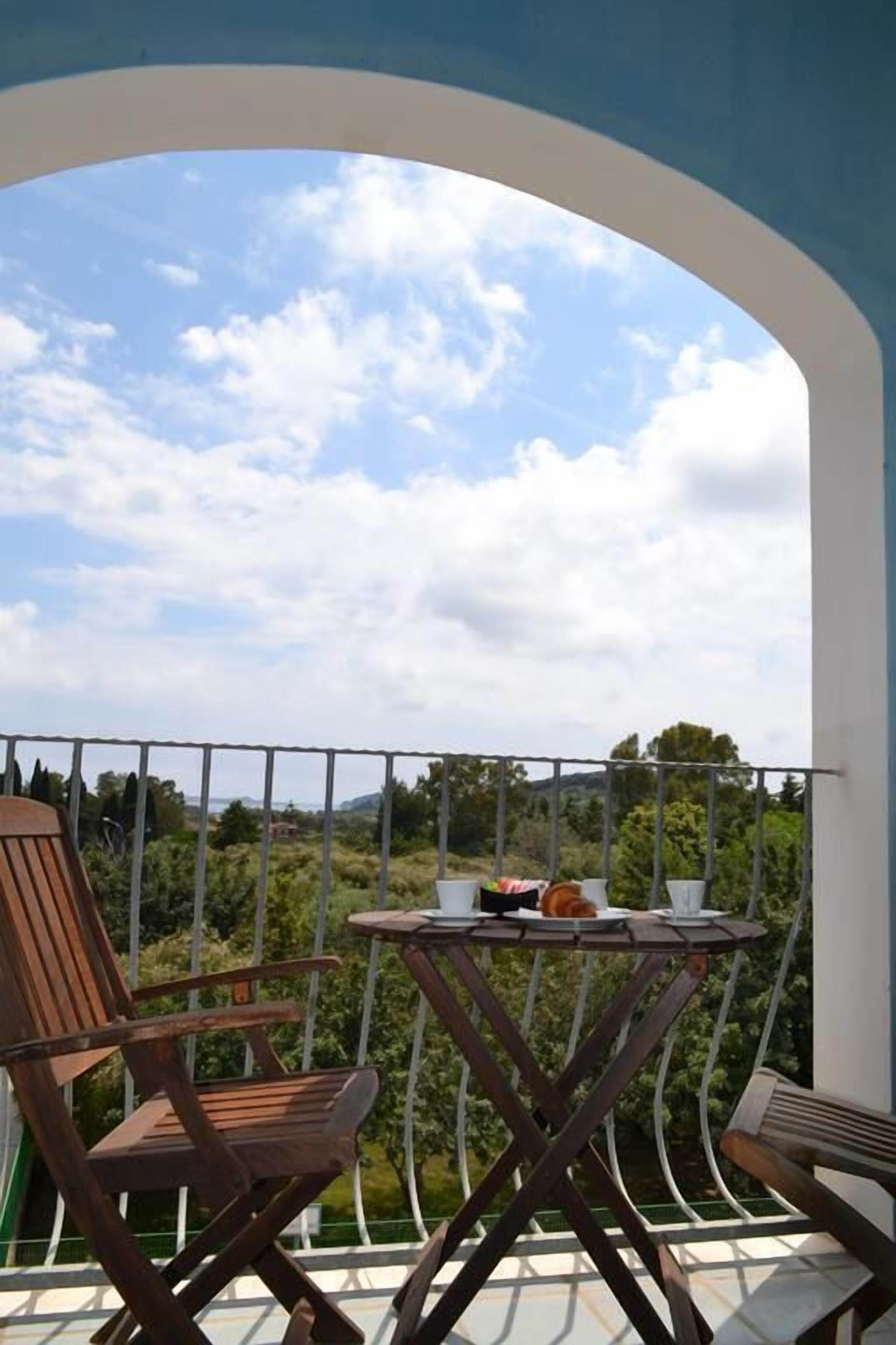 Habitación triple | Vista del balcón