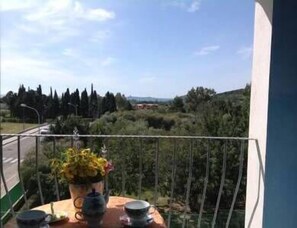 Minibar, safe på rommet, skrivebord og wi-fi (inkludert)