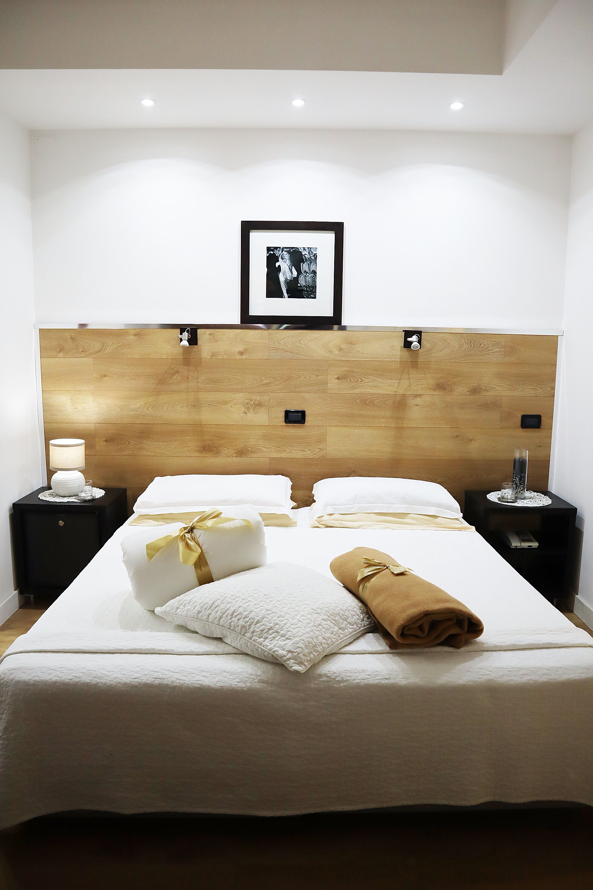 standard single room | egyptian cotton sheets, premium bedding, down duvets, minibar