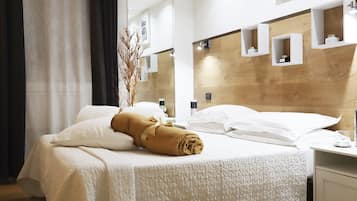 Business Single Room | Egyptian cotton sheets, premium bedding, down duvets, minibar