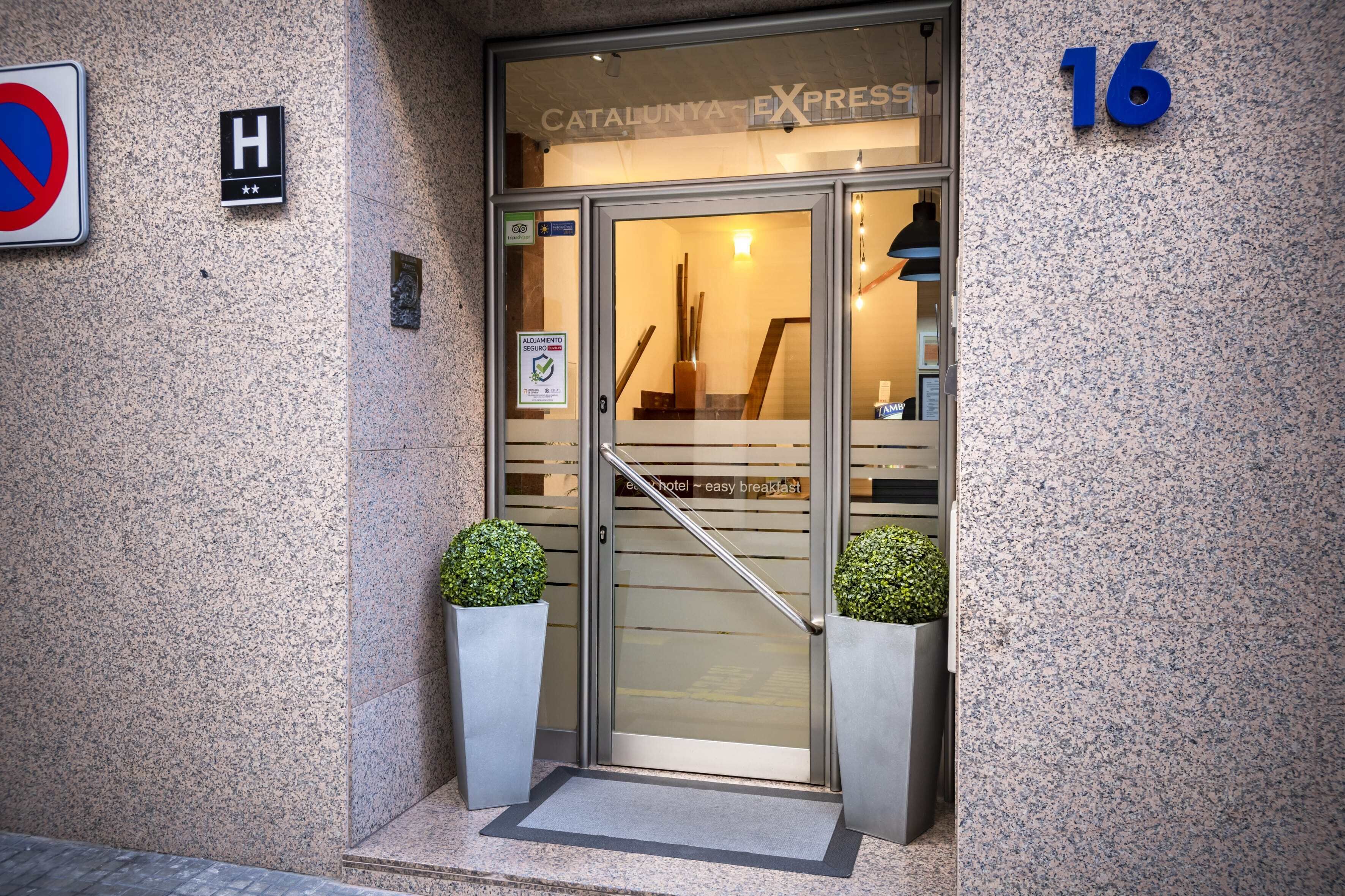 Façana frontal de l'allotjament