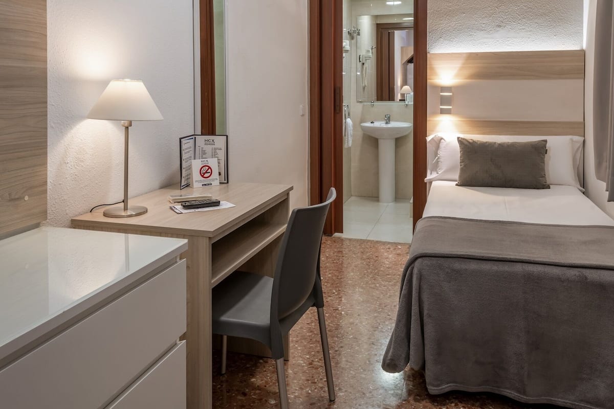 Standard Single Room | Pillow-top beds, desk, blackout curtains, free WiFi
