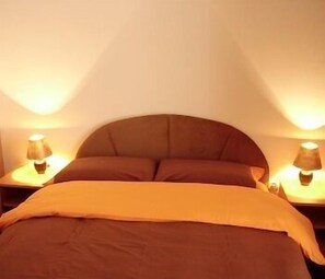 Double Room | Minibar, desk, iron/ironing board, WiFi