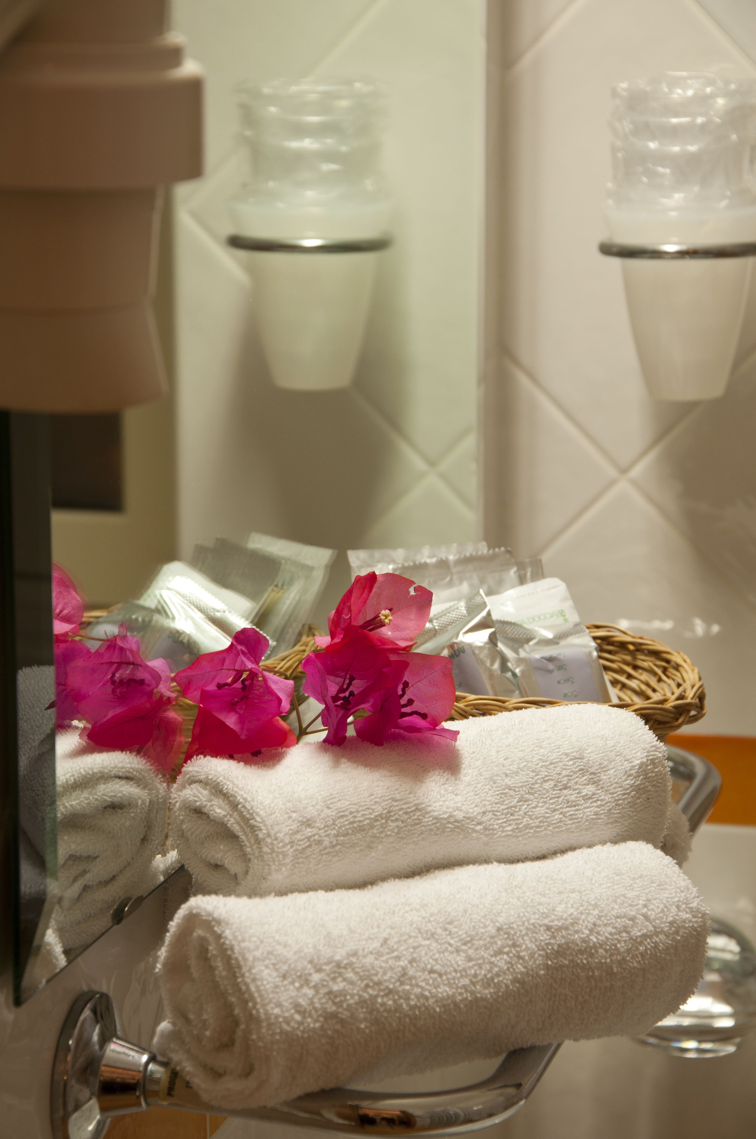 shower, free toiletries, hair dryer