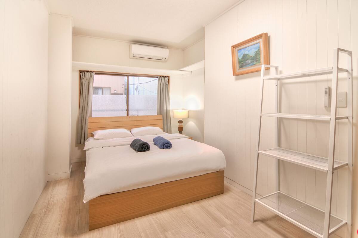 Twin Room | Blackout curtains, free WiFi, bed sheets