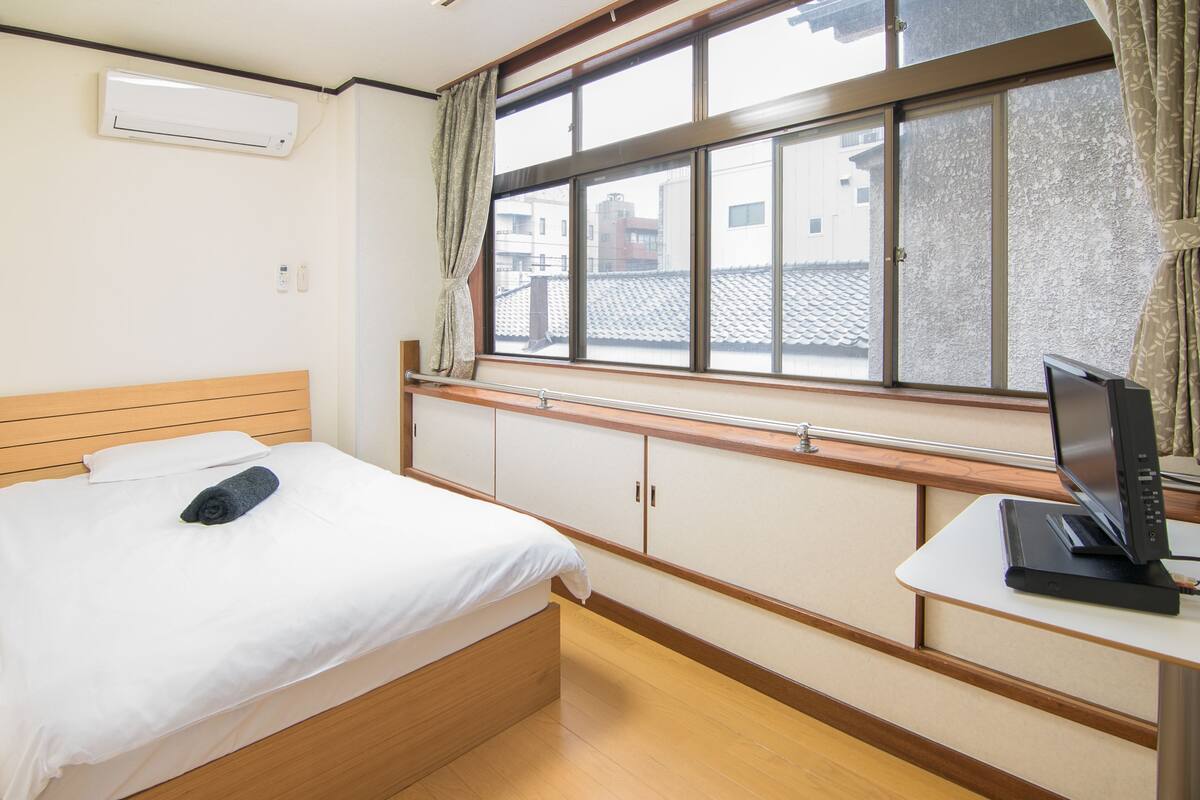 Single Room, Japanese Futon | Blackout curtains, free WiFi, bed sheets