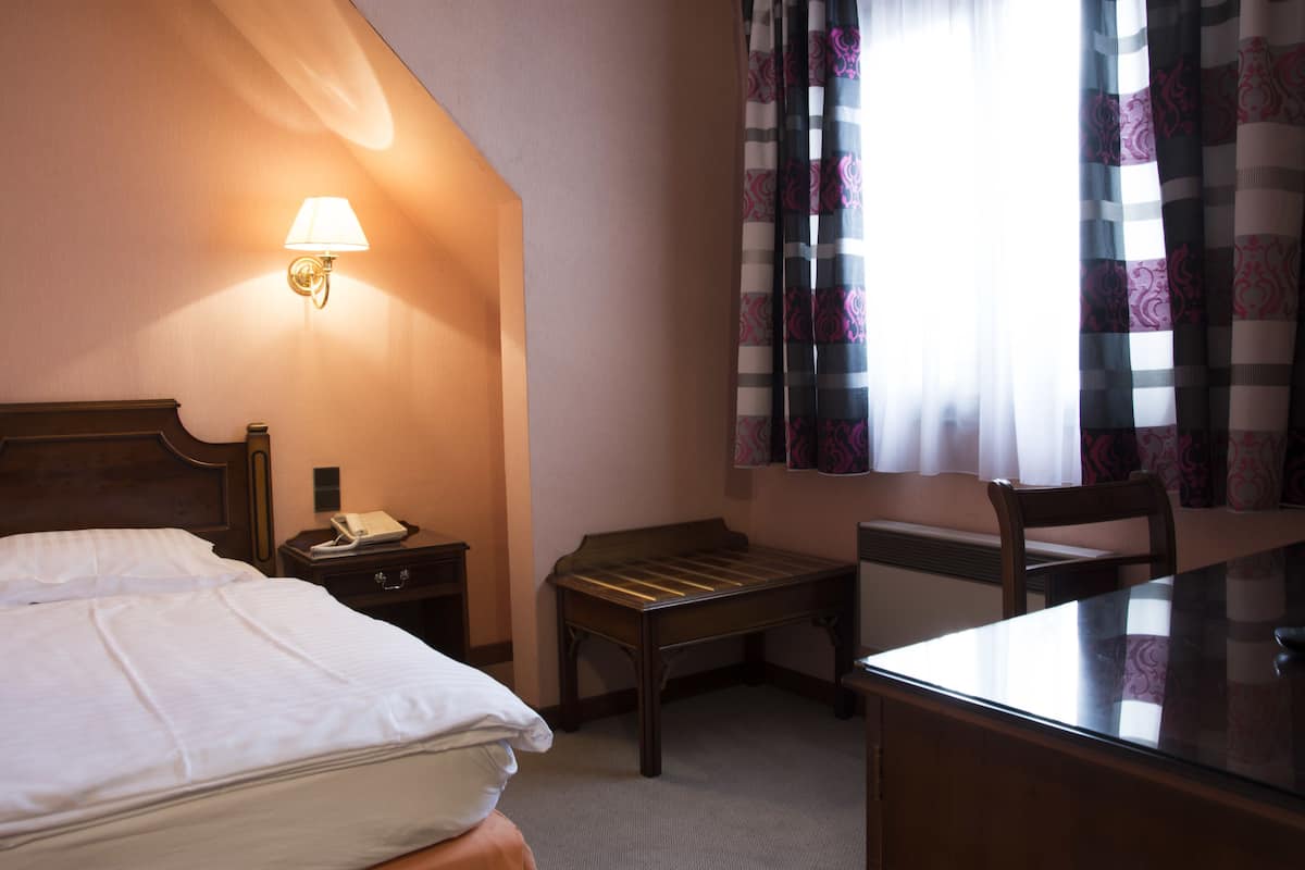 Iron/ironing board, free WiFi