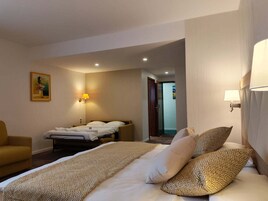 家庭四人房 | 熨斗/熨板、免费 WiFi